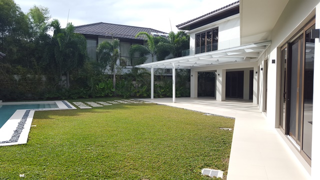 Ayala Alabang Modern Design Fairway House For Sale